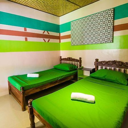 Jeepney Hostel And Kite Resort Balabag  Экстерьер фото