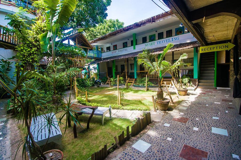 Jeepney Hostel And Kite Resort Balabag  Экстерьер фото