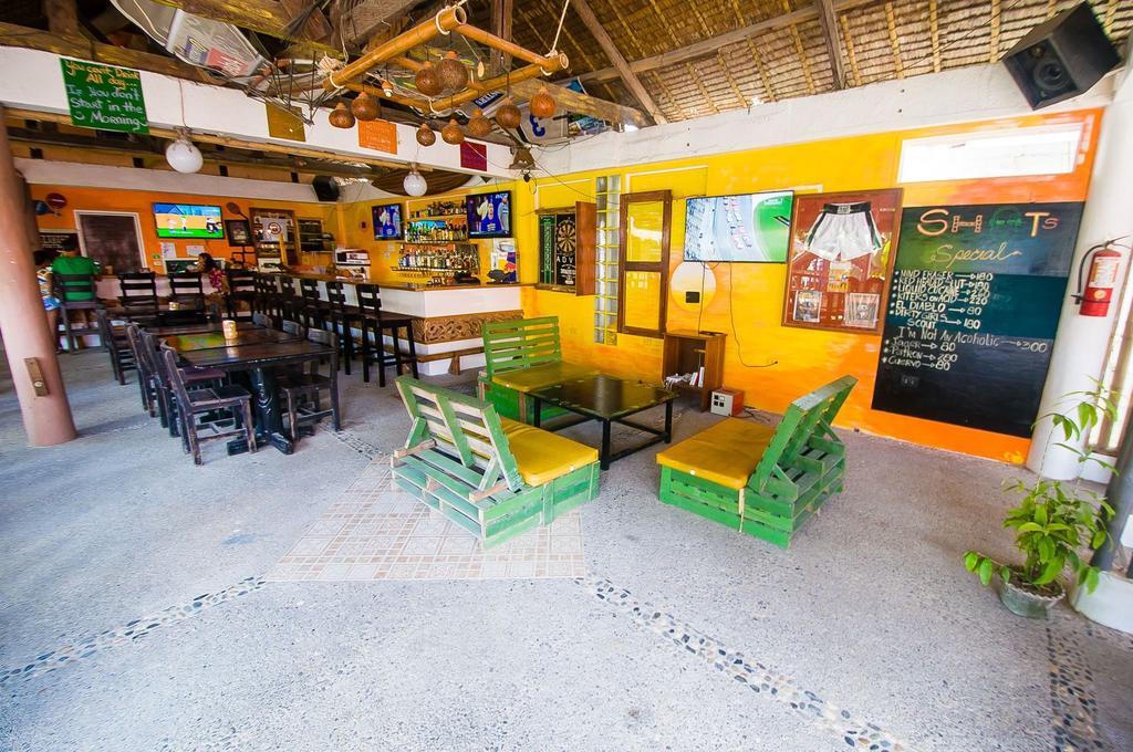 Jeepney Hostel And Kite Resort Balabag  Экстерьер фото