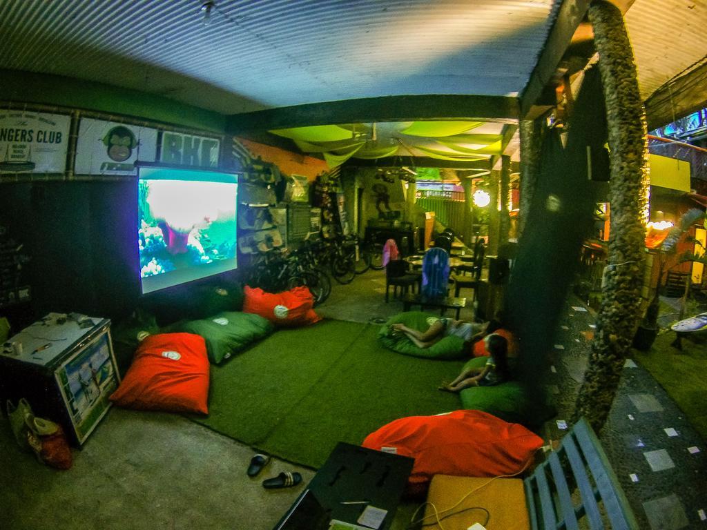 Jeepney Hostel And Kite Resort Balabag  Экстерьер фото