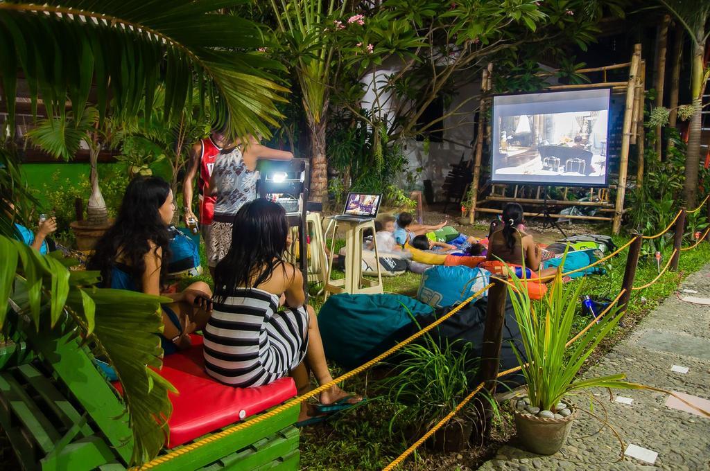 Jeepney Hostel And Kite Resort Balabag  Экстерьер фото