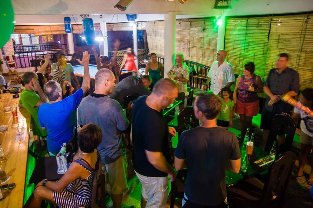 Jeepney Hostel And Kite Resort Balabag  Экстерьер фото