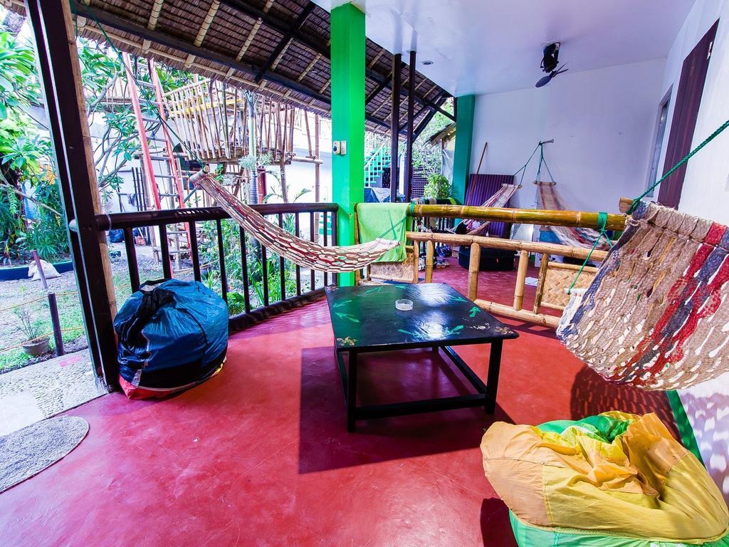 Jeepney Hostel And Kite Resort Balabag  Экстерьер фото
