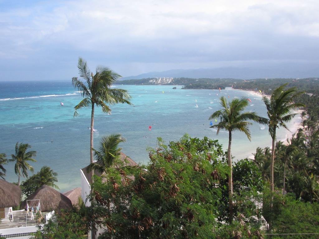 Jeepney Hostel And Kite Resort Balabag  Экстерьер фото