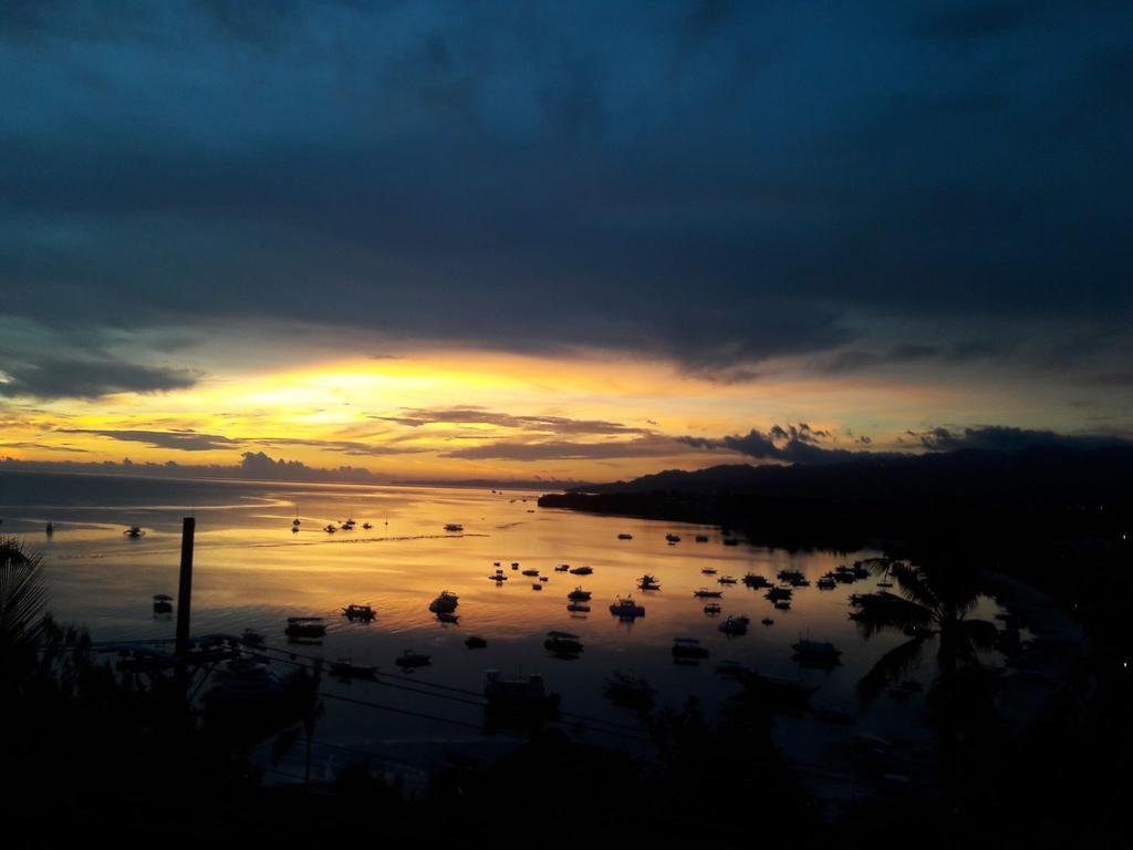 Jeepney Hostel And Kite Resort Balabag  Экстерьер фото