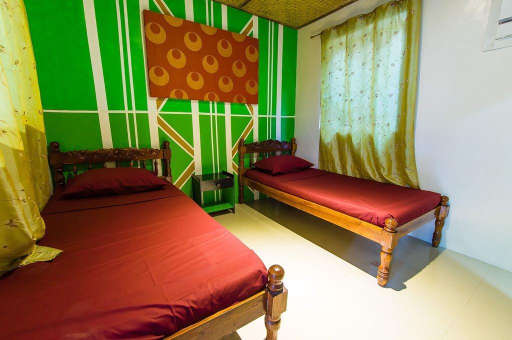 Jeepney Hostel And Kite Resort Balabag  Экстерьер фото