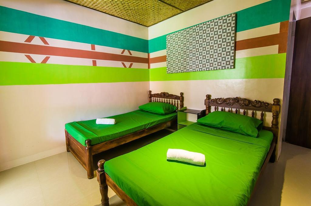 Jeepney Hostel And Kite Resort Balabag  Экстерьер фото