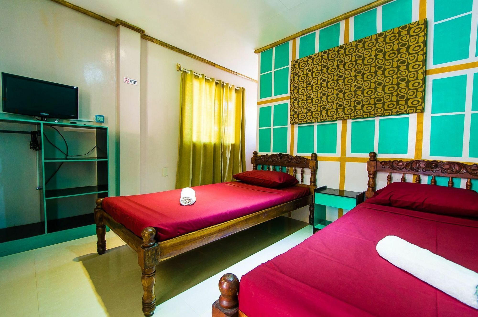 Jeepney Hostel And Kite Resort Balabag  Экстерьер фото