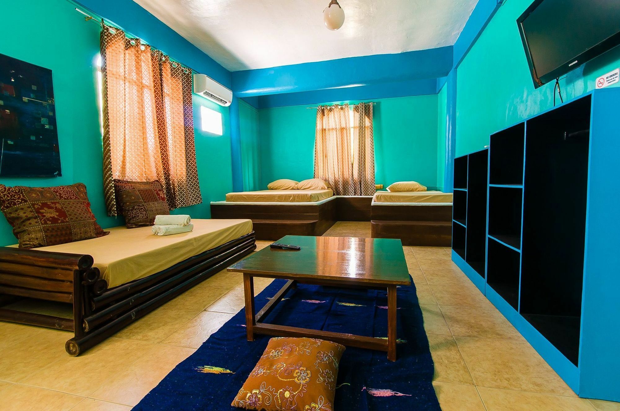 Jeepney Hostel And Kite Resort Balabag  Экстерьер фото