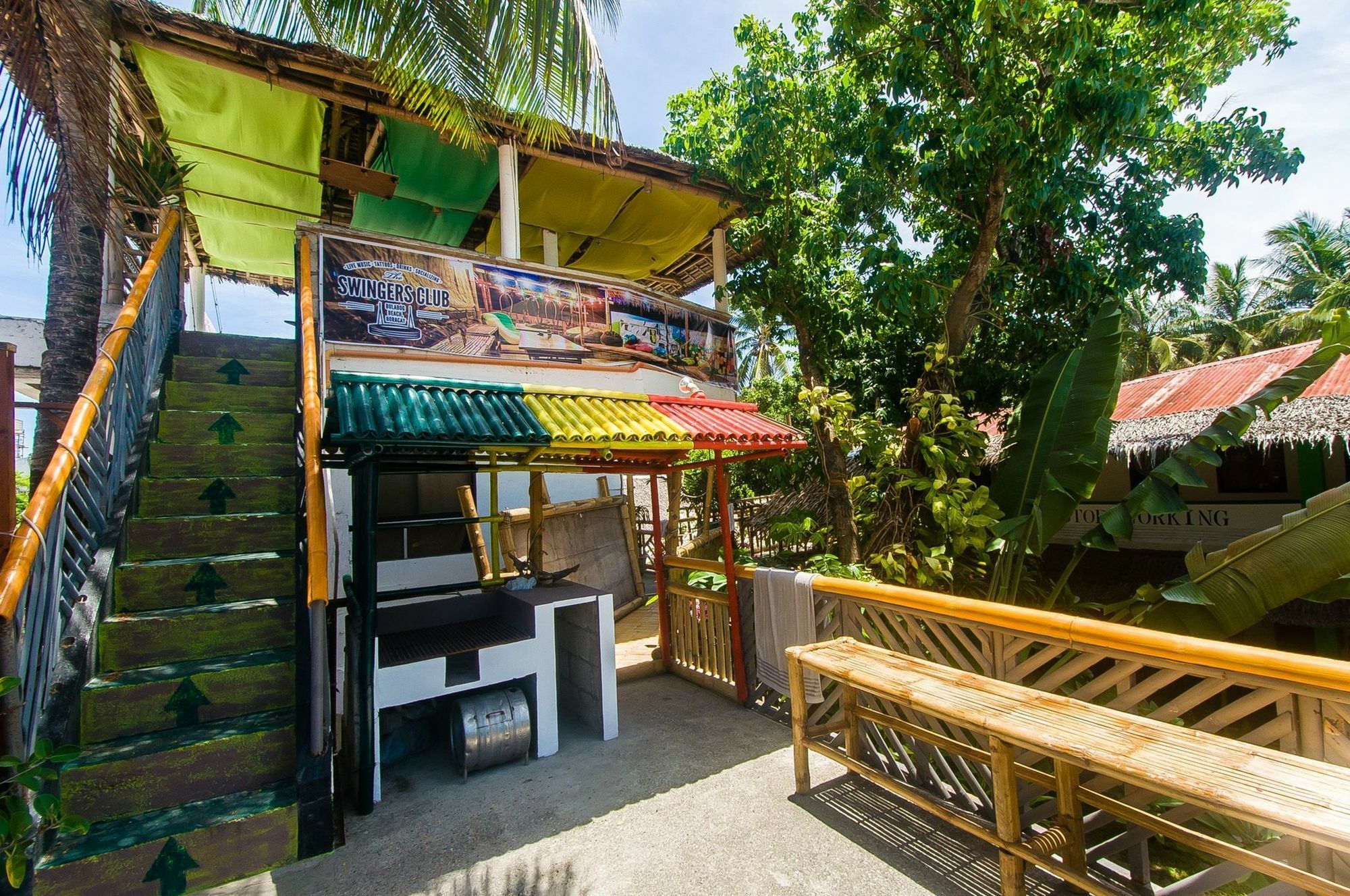 Jeepney Hostel And Kite Resort Balabag  Экстерьер фото